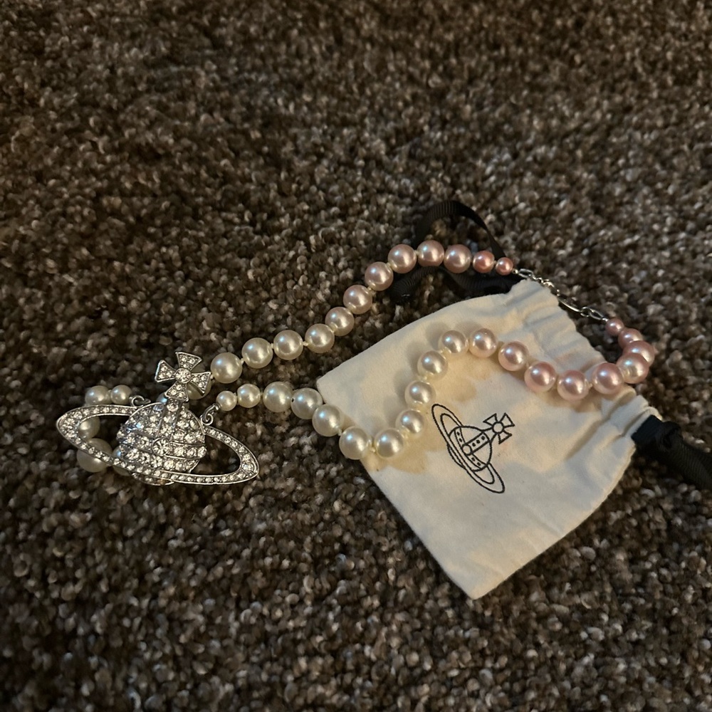 Vivienne Westwood Man. Bas Relief Pearl Necklace